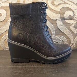 NWT Timberland Women's Black/Gray Distressed Leather Lace-Up Wedge Ankle Boot